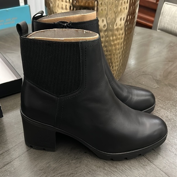 NATURALIZER Verney Waterproof Lug Sole Booties - Picture 5 of 12